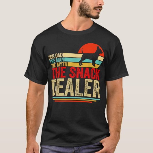 チワワ犬のパパ 伝説のスナック販売員 Tシャツ (正面)