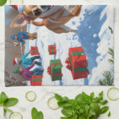 チワワ走アの雪とクリスマスハット キッチンタオル (折り畳み)