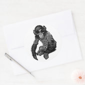 チンパンジー猿サングラスを着てオリジナルアート ラウンドシール (封筒)