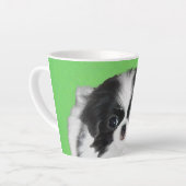 チン日本のパピー絵画ズ – Dog Art カフェラテマグ (左アングル)