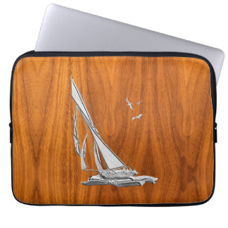 チーク単板スタイルのChrome Regatta Sailboat ラップトップスリーブ