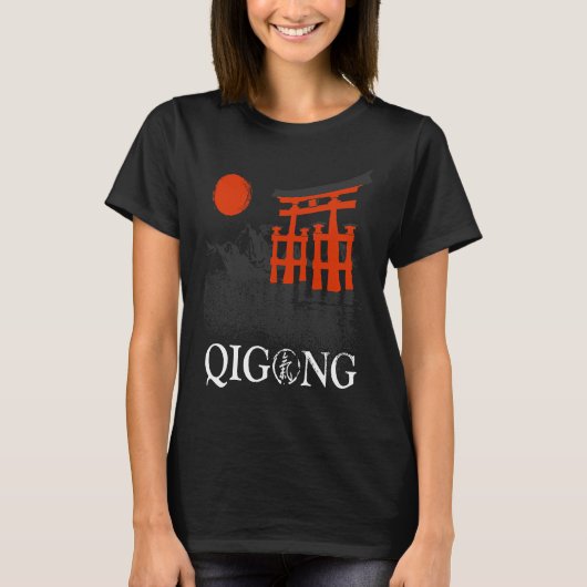 チーゴンと太極拳のエクササイズのための服 Tシャツ (正面)