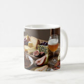 チーズとエールペアリングの静物マグ コーヒーマグカップ (正面右)
