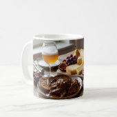 チーズとエールペアリングの静物マグ コーヒーマグカップ (正面左)
