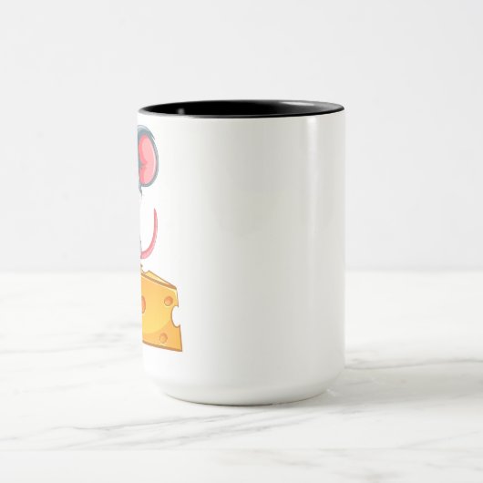 「チーズと言え！」 マグ (中央)