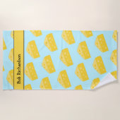 チーズの塊 – 名前/イニシャルでパーソナライズ ビーチタオル (正面)