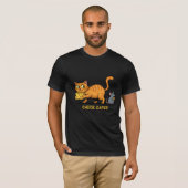 チーズの大冒険 - 面白い猫とネズミのキャラクターデザイン Tシャツ (正面フル)