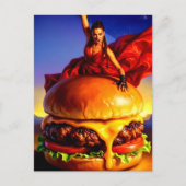 チーズバーガーに乗った女性 ポストカード (正面)