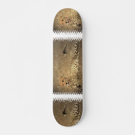 チータはスケートボードに斑点を付けます スケートボード (正面)