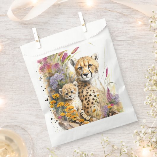 チーターベビーと母 フェイバーバッグ (クリップ留めされた状態)