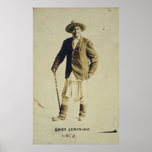 チーフジェロニモスタンディングポートレート1904 ポスター (正面)