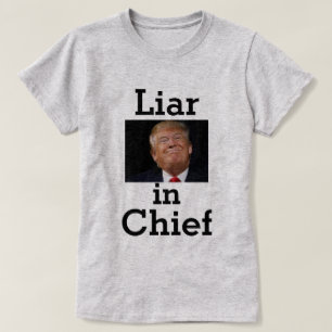 チーフTシャツを着たトランプうそつき Tシャツ