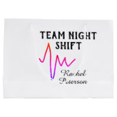 チームの夜勤看護師 ドクター 医療 名前 ハート l ラージペーパーバッグ (裏面)