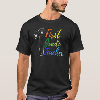 チームの1年生の先生と子供たち 色鮮やかなバック Tシャツ