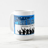 チームオリビアケイのマグ コーヒーマグカップ (正面左)