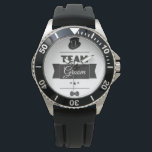 チームグルーミング 腕時計<br><div class="desc">こんにちは、歓迎おもしろい、このユニークとデザイン"チーム新郎"バチュラーパーティまたは結婚式の日の衣服に。#wedding #groom #teamgroom #groom #funny #cool #bachelorparty #vintage #bride #hipster #engagement右コテ右コテ右コテ右コテ右コテ右コテ</div>