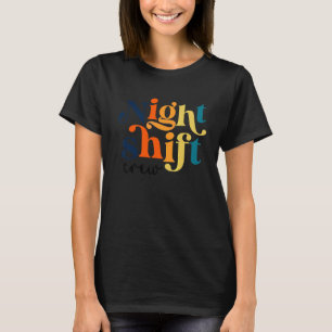 チームナイトシフトナースIcuナースチームクリティカルカー Tシャツ
