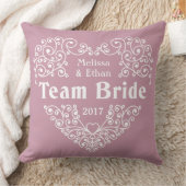 チームブライド名前をカスタムする結婚&年間の枕 クッション (ブランケット)
