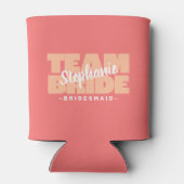 チームブライド花嫁メイドネーム結婚ズカスタムピーチ 缶クーラー (裏面)