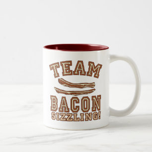 チームベーコンはTシャツ、マグ、ギフトをじゅーじゅーいうほど焼いてい ツートーンマグカップ