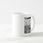 チームワークが秘密 コーヒーマグカップ (正面右)