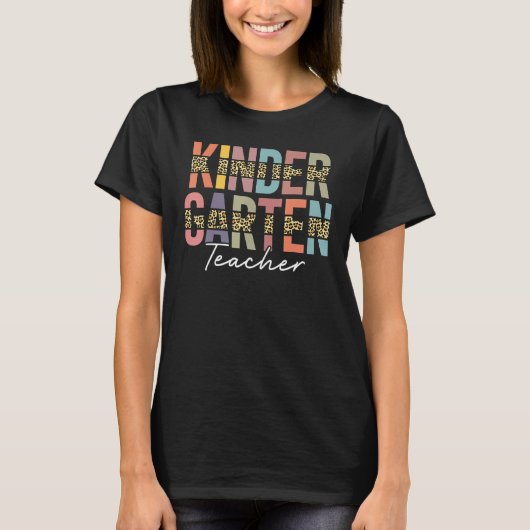 チーム幼稚園先生ヒョウこんにちは幼稚園 Tシャツ (正面)