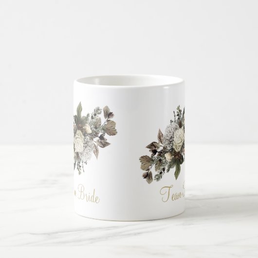 チーム花嫁エレガント白い花の冬の結婚式 コーヒーマグカップ (中央)