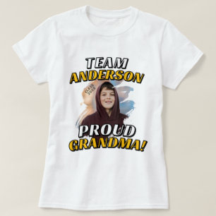 チーム[性] プラウド・グランマ 卒業フォト Tシャツ