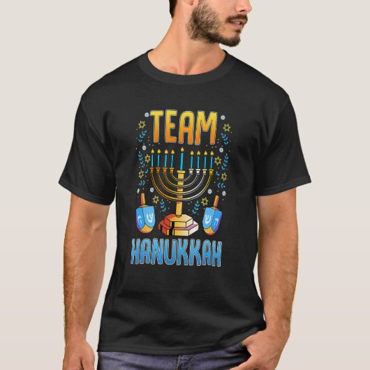 チームHanukkahユダヤ人フェスティバルのライトヘブライ語ホー Tシャツ (正面)
