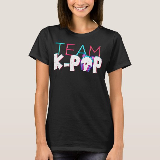 チームKポップ・アートの韓国音楽ポップ・アートのKpop Tシャツ (正面)