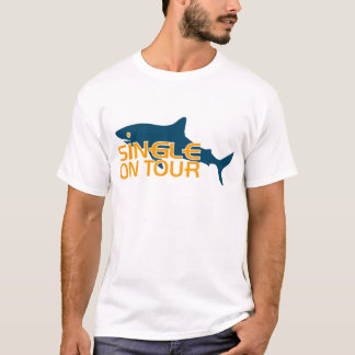 ツアー中の独身 Tシャツ