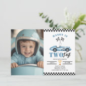 ツイストブルーのフォトレースカー男の子2歳の誕生日 招待状 (スタンド正面)