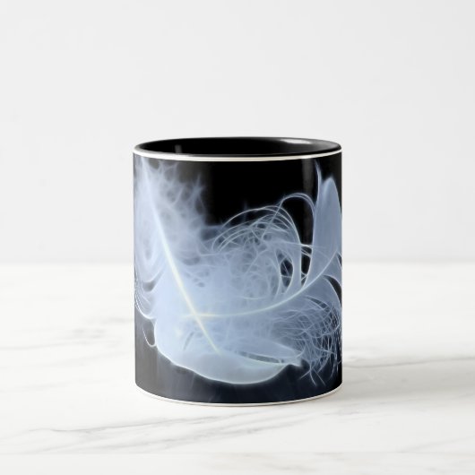 ツインの炎の羽と反射 ツートーンマグカップ (中央)