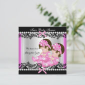 ツインガール赤ちゃんシャワー熱いピンクかわいい赤ちゃん女の子 招待状 (スタンド正面)