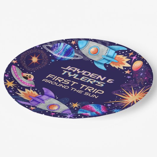 ツインズがのまわりに初めて太陽ロケット宇宙を旅 ペーパープレート (アングル)