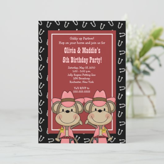 ツインズウェスタン女性のカーボーイモンキー5x7誕生日 招待状 (スタンド正面)