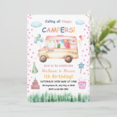 ツインズガール&ボーハッピーカンパー誕生日招待状 招待状 (スタンド正面)