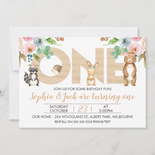 ツインズボーイガールウッドランド第1誕生日招待状 招待状 (正面)