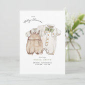 ツインズボーイズかわいい服ベビーシャワー招待状 招待状 (スタンド正面)