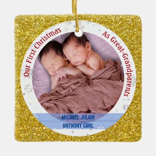 ツインズ男の赤ちゃん第1クリスマス素晴らし – 祖父母の写真 セラミックオーナメント (正面)