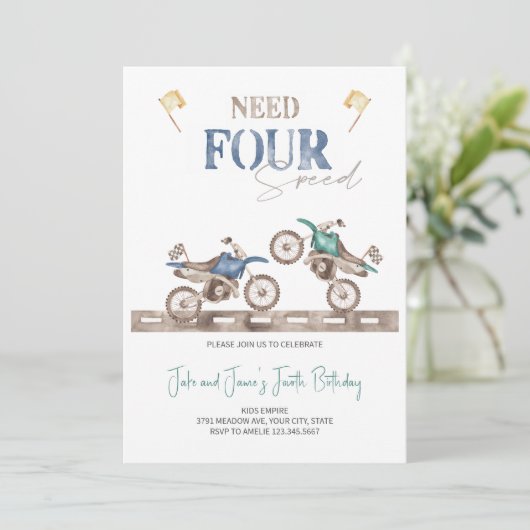 ツインズ魅力的ダートバイク4th誕生日招待状 招待状 (スタンド正面)