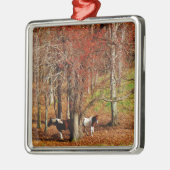 ツインブラウンとホワイトホース メタルオーナメント (左)