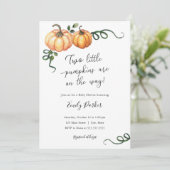 ツインベイビーシャワーの途中で2つの小さなカボチャ 招待状 (スタンド正面)