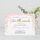 ツインベビーシャワー招待状ガールズピンクと金ゴールド 招待状 (スタンド正面)