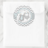 ツインボーイズタイボウタイシェブロンプリントベビーシャワー ラウンドシール (バッグ)