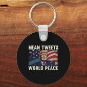 ツイート世界平和ドナルド・トランプ愛国者 キーホルダー (正面)