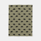 ツキノワグマはパターンのシルエットを描きます フリースブランケット (正面)