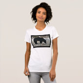 ツキノワグマを牧草を食べること Tシャツ (正面フル)
