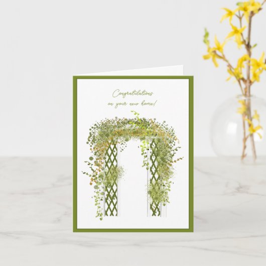 ツタと葉の緑豊かなガーデントレリス新しい家 カード (黄色い花)