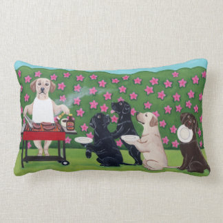 ツツジの庭のBBQのパーティーのラブラドール ランバークッション